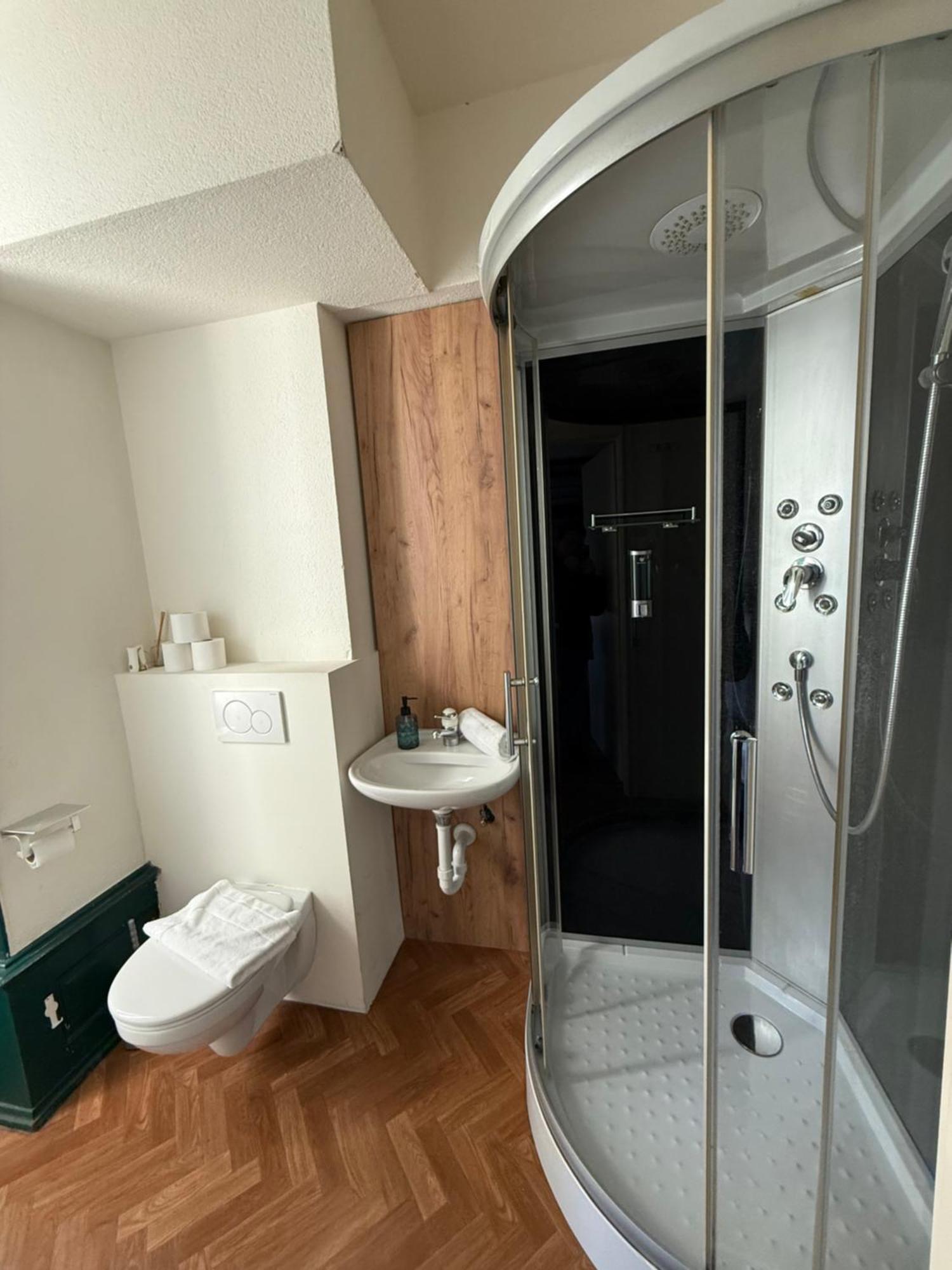 Crown Living Villa Blumenau Studios, Smarttv, Parkplatz Lustenau Luaran gambar