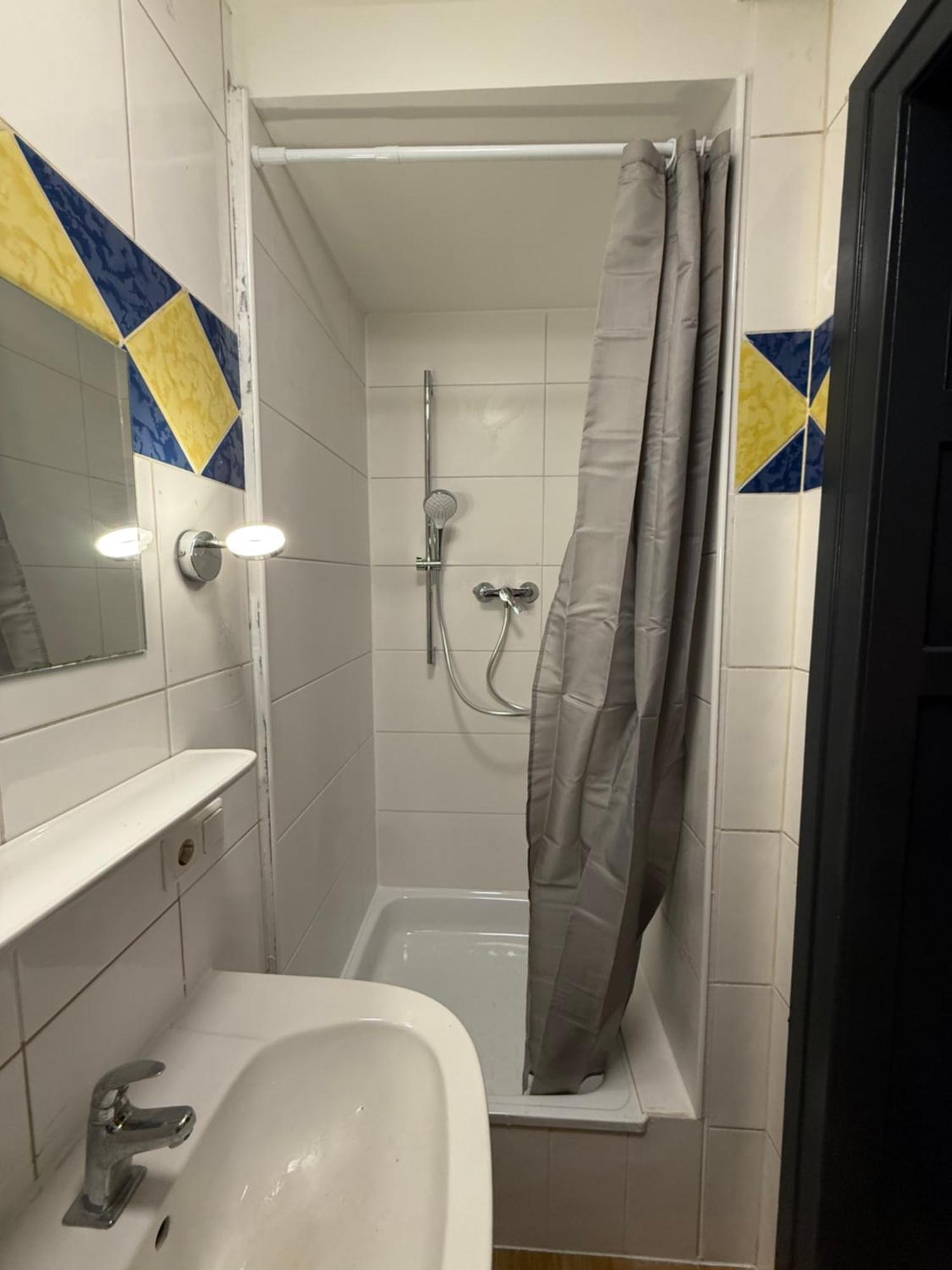 Crown Living Villa Blumenau Studios, Smarttv, Parkplatz Lustenau Luaran gambar