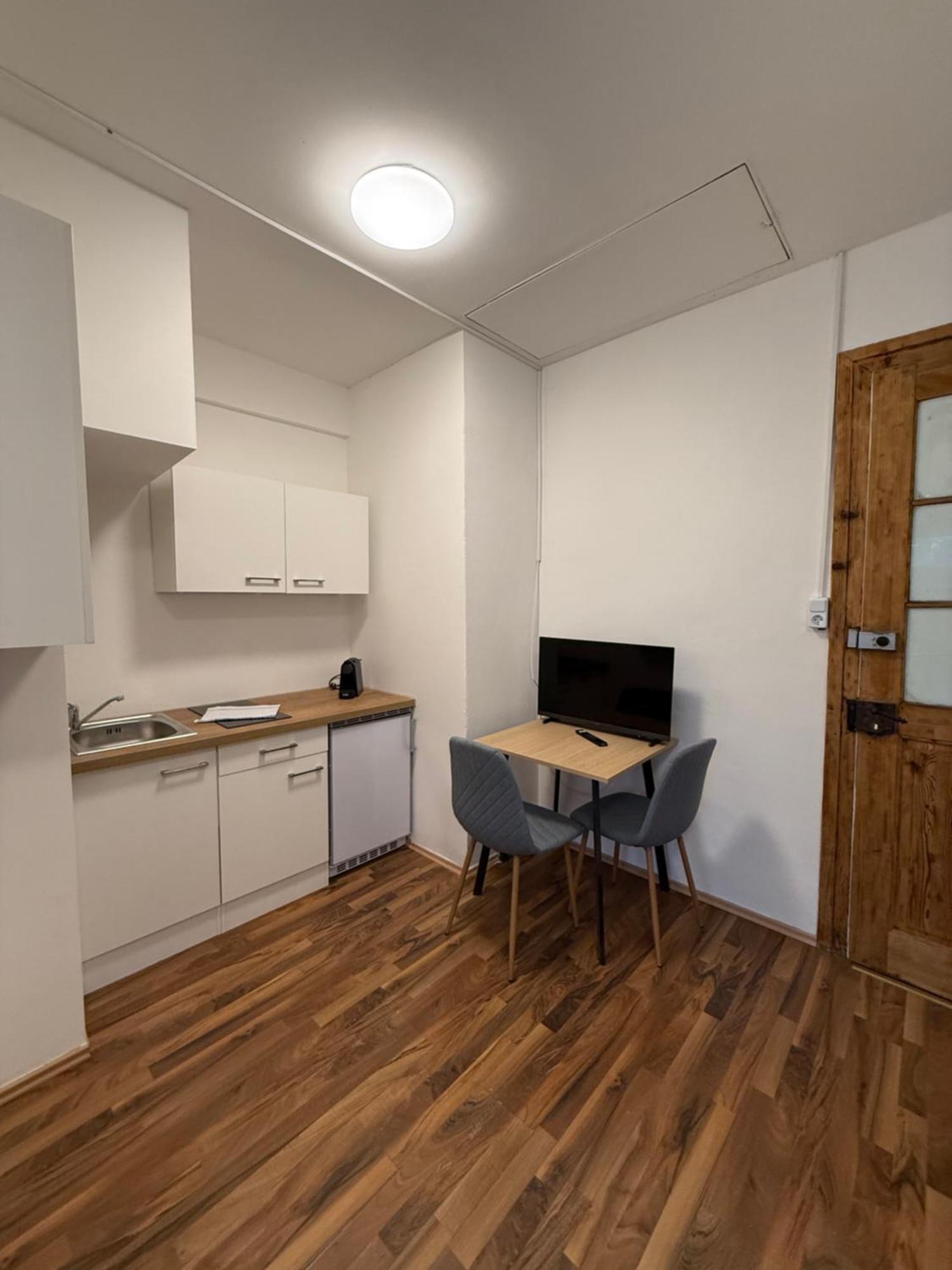 Crown Living Villa Blumenau Studios, Smarttv, Parkplatz Lustenau Luaran gambar