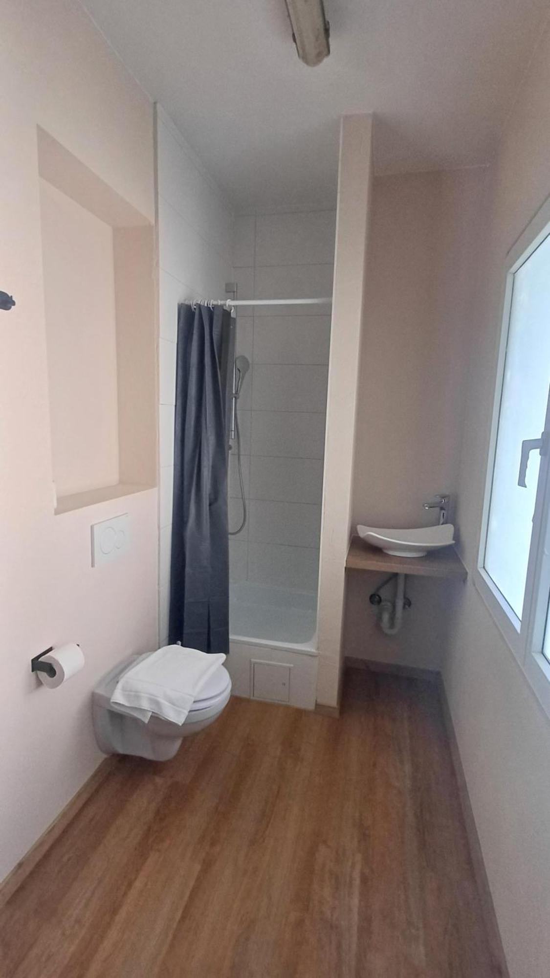 Crown Living Villa Blumenau Studios, Smarttv, Parkplatz Lustenau Bilik gambar